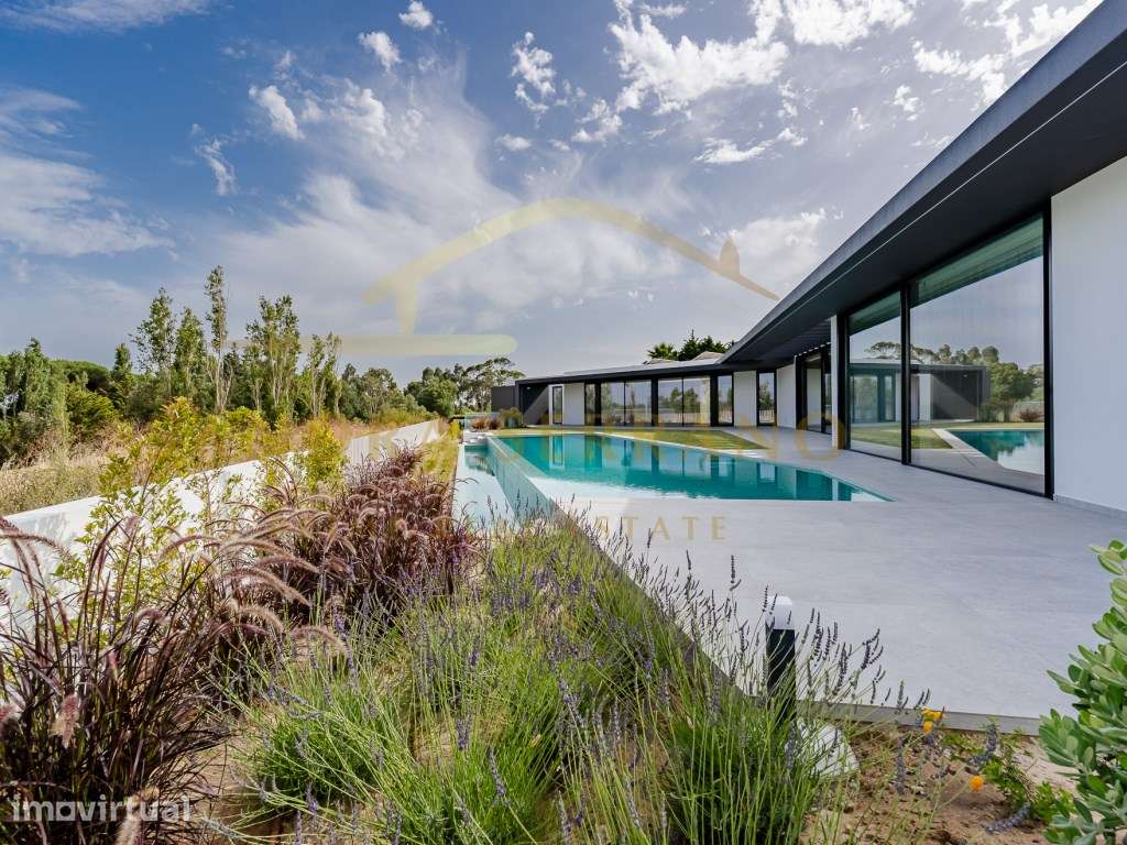 Moradia de Luxo a estrear, junto ao Golf na Quinta da Beloura - Grande imagem: 3/36