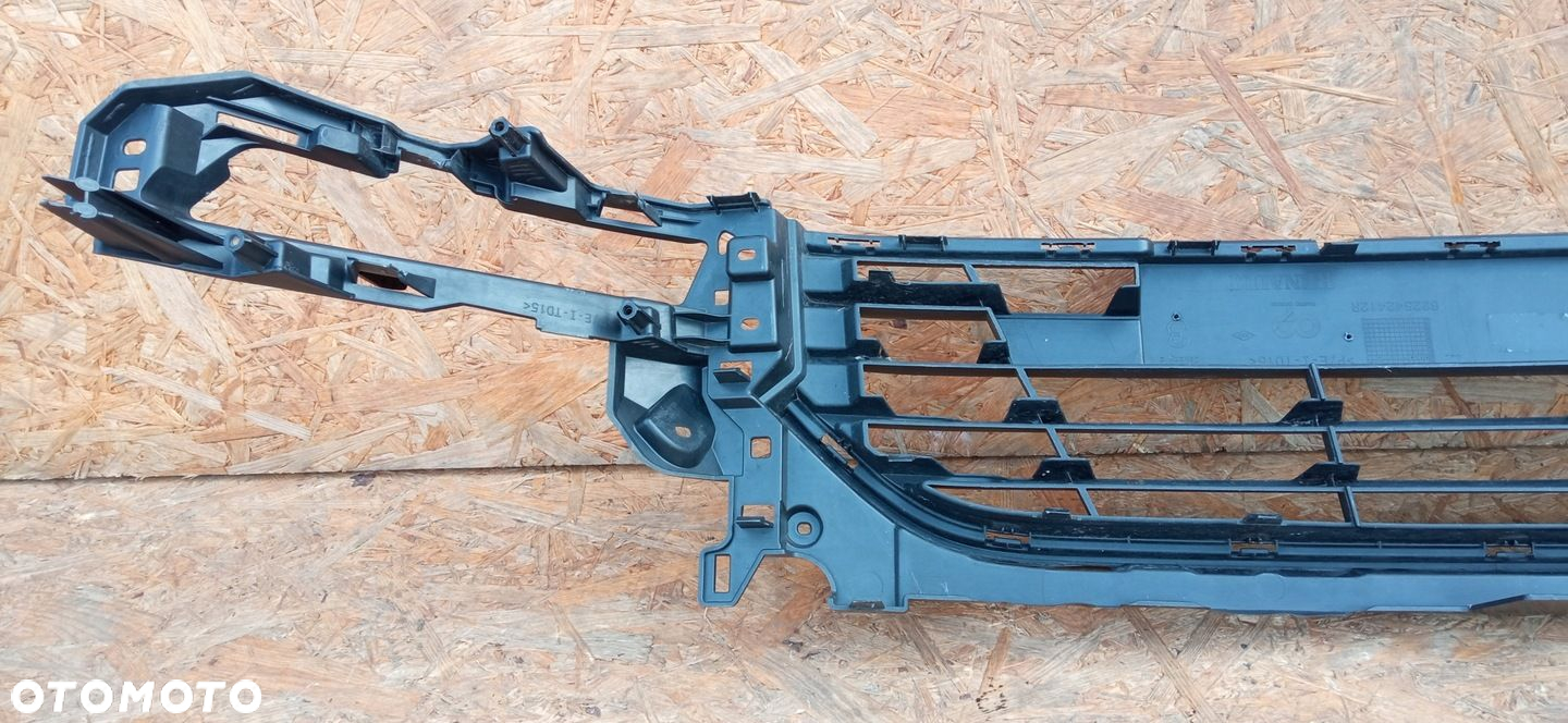 RENAULT CLIO 4 IV LIFT 16- ATRAPA KRATKA ŚRODKOWA GRILL 622542412R - 11