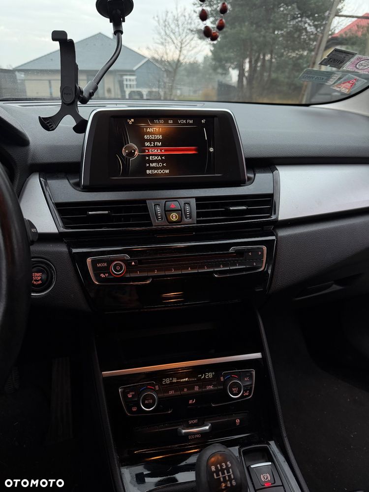 BMW Seria 2 216d - 10