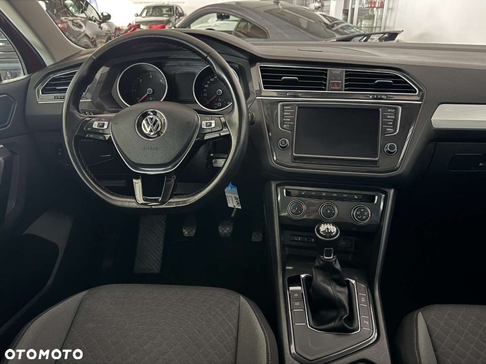 Volkswagen Tiguan - 27