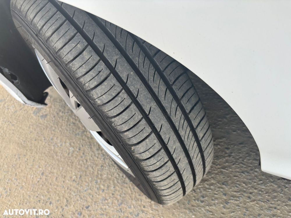 Toyota Yaris 1.5 VVT-i HSD Luna - 9