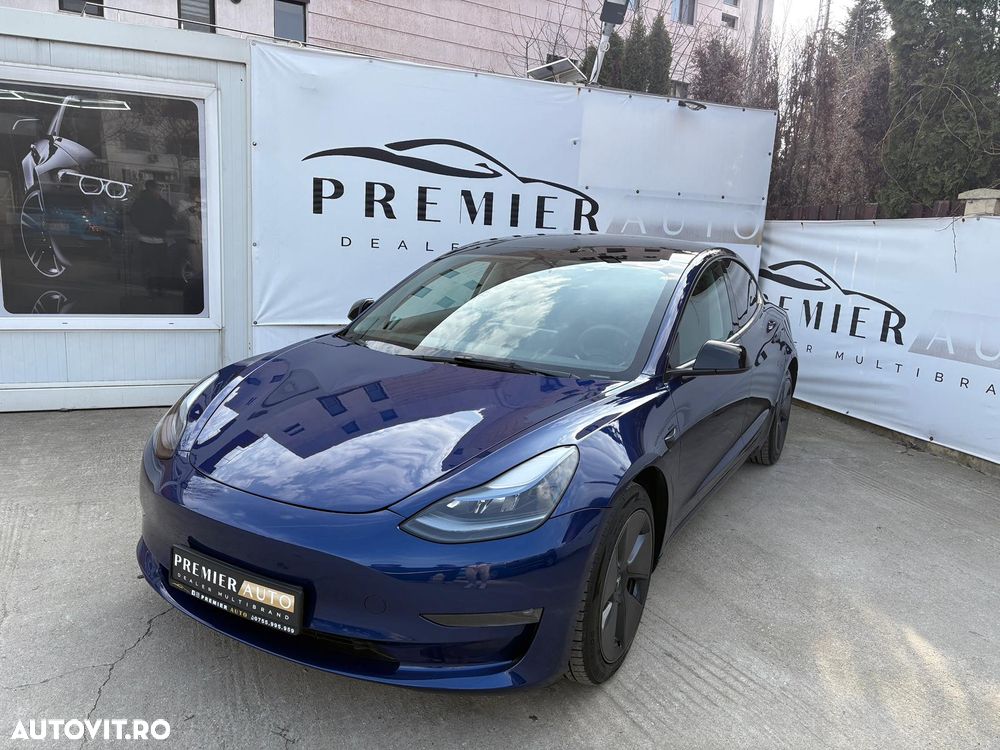 Tesla Model 3 - 1