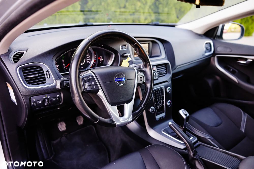 Volvo V40 D2 Kinetic - 13