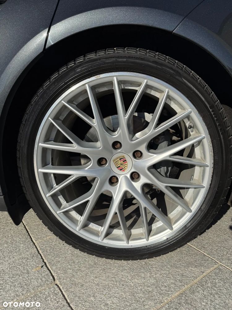 Porsche Panamera 4S - 25
