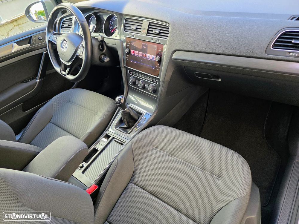 VW Golf 1.0 TSI Confortline - 47