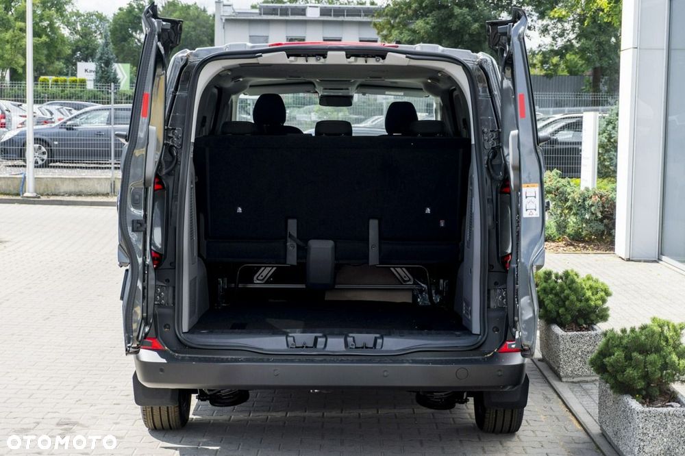 Volkswagen Caravelle - 10