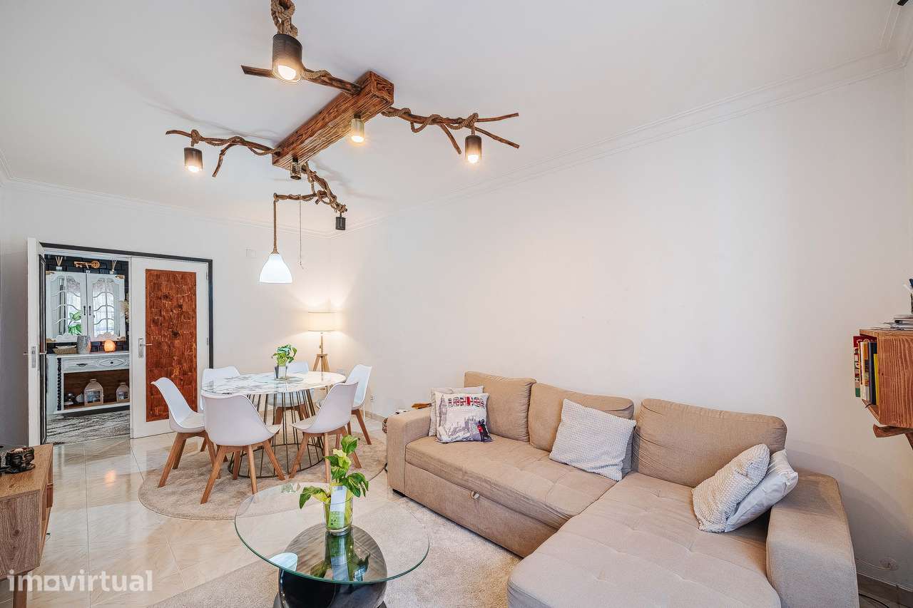 Apartamento T2 Remodelado | Tapada das Mercês - Grande imagem: 3/46