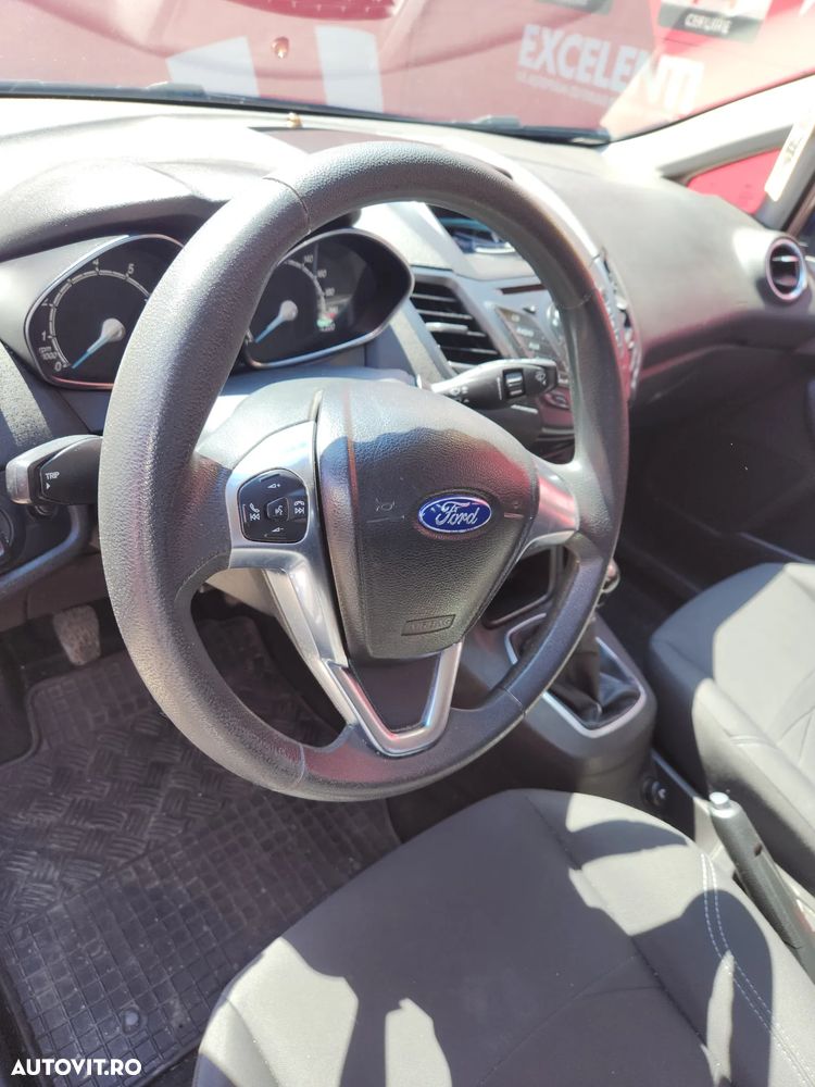 Ford Fiesta - 9