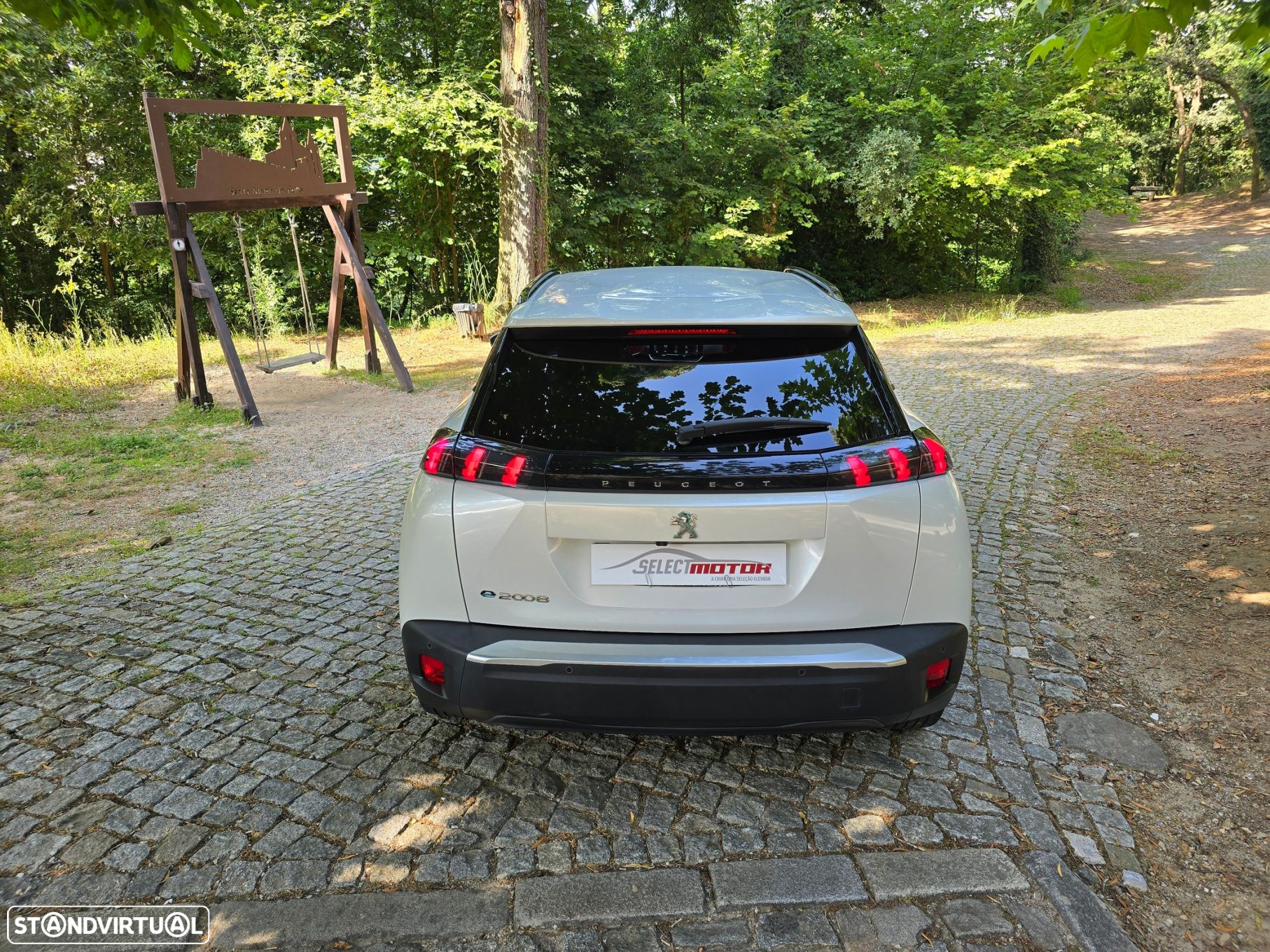 Peugeot e-2008 50 kWh Allure - 8