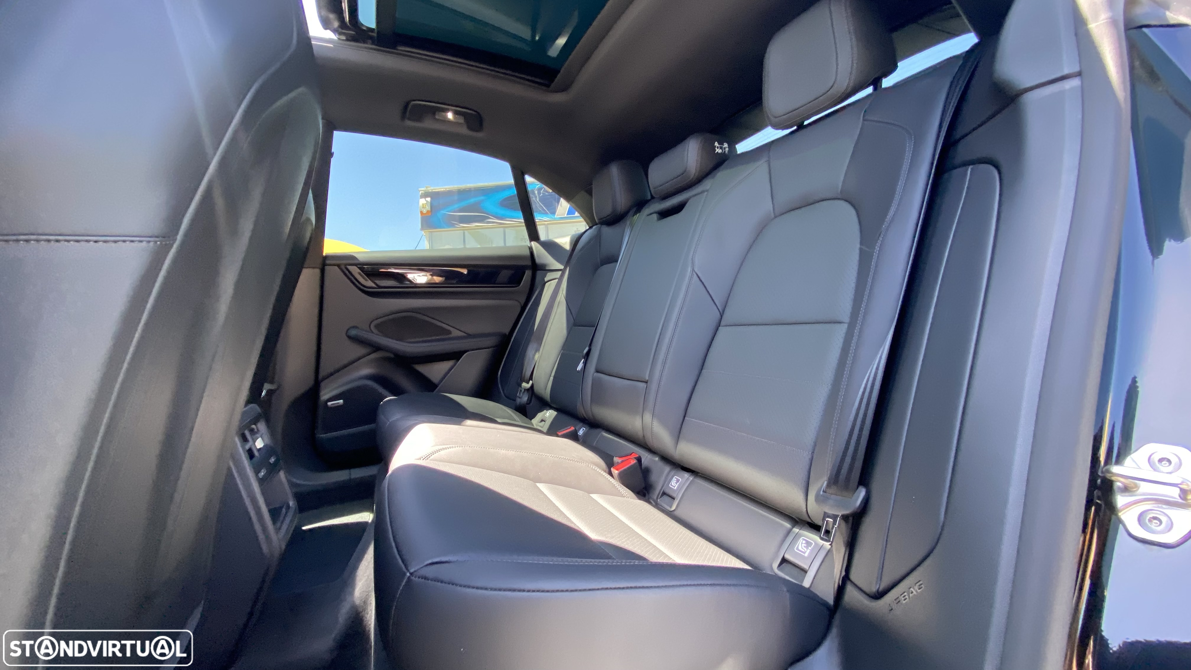 Porsche Macan Standard - 24