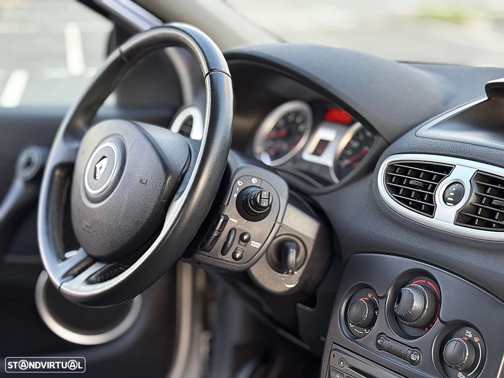 Renault Clio 1.2 16V Dynamique S - 13