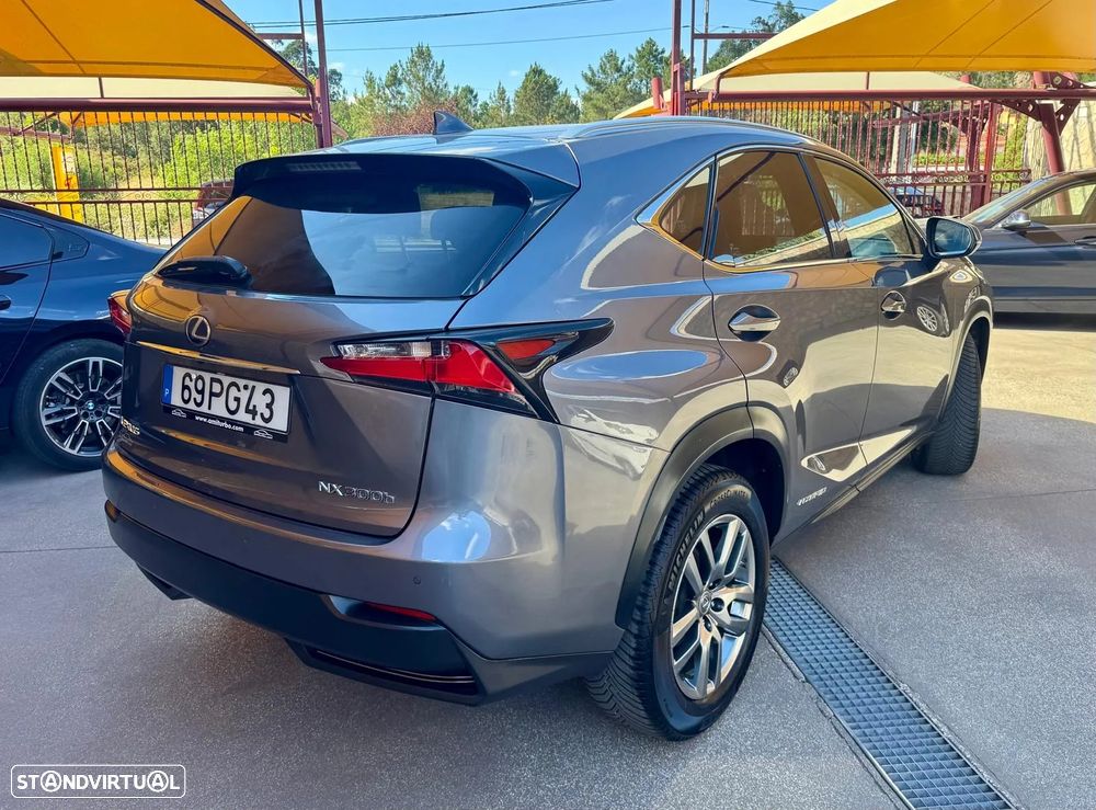 Lexus NX 300h Executive - 5