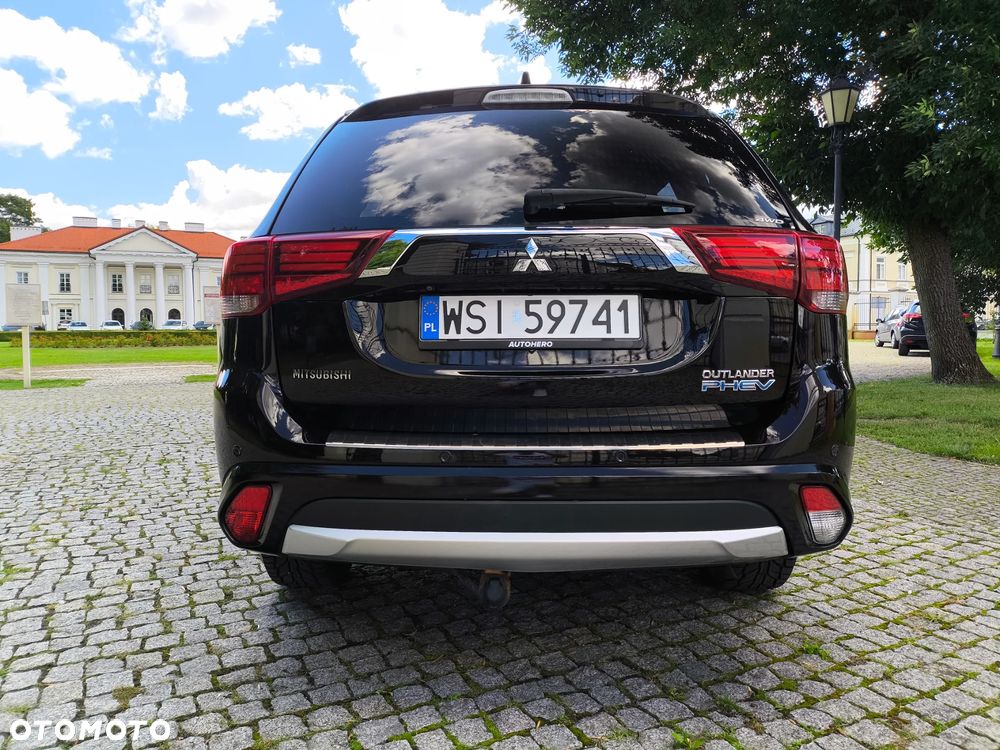 Mitsubishi Outlander 2.0 4WD Plus - 13