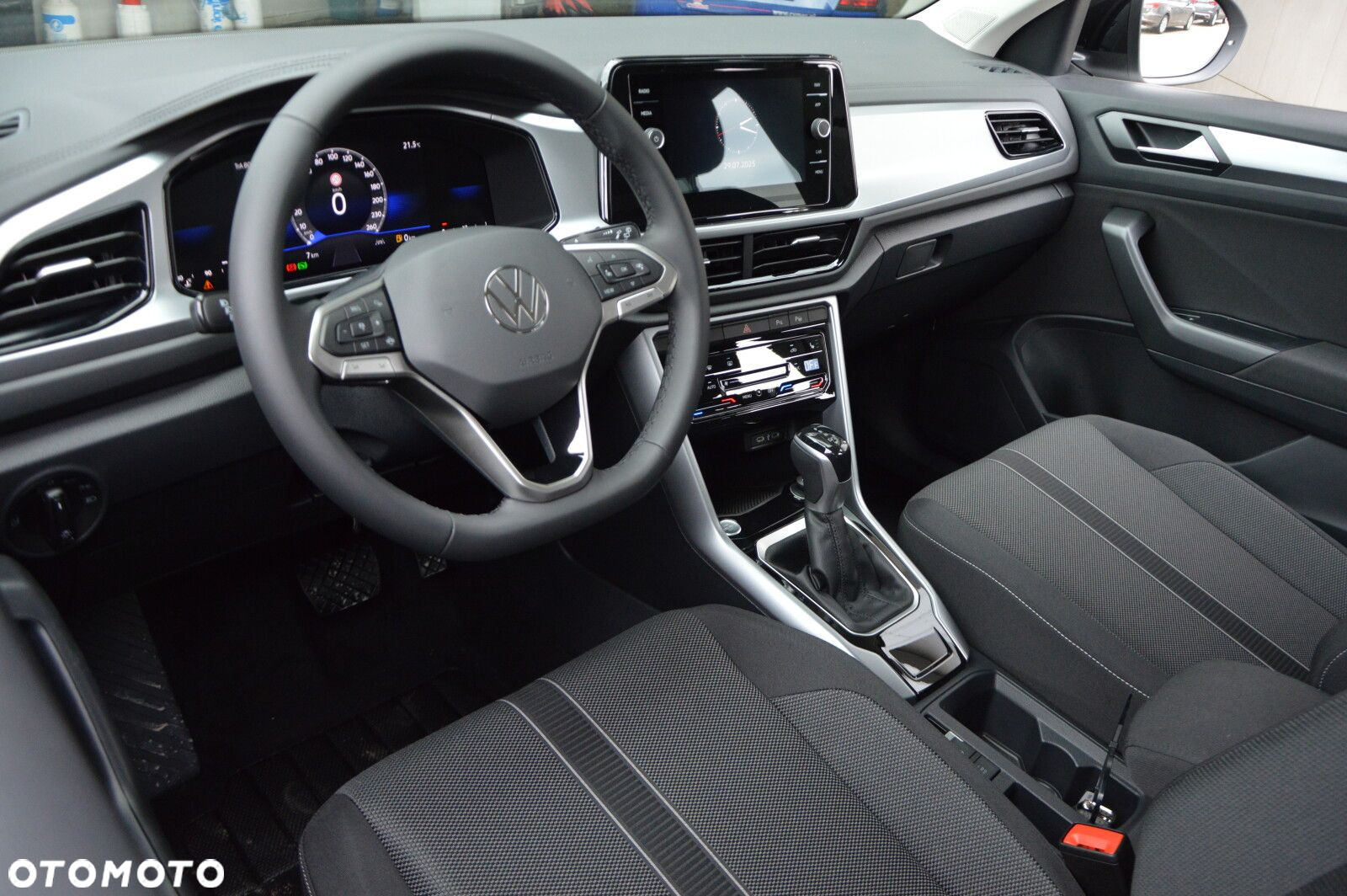 Volkswagen T-Roc - 10