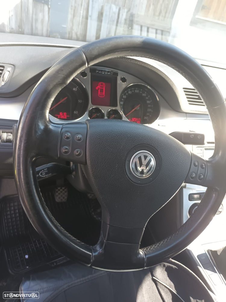 VW Passat 2.0 TDI Highline - 10