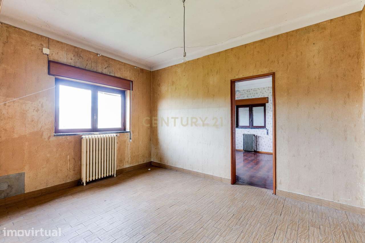 Apartamento T3 com cave e 284 m2 de área total - Grande imagem: 2/20