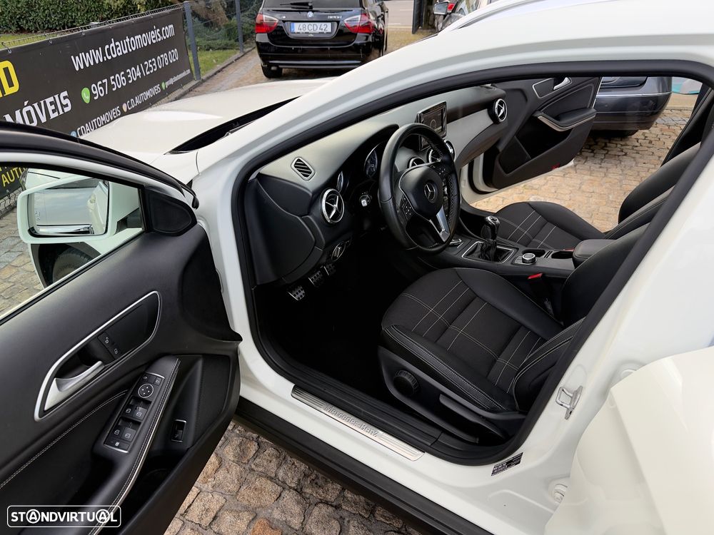 Mercedes-Benz GLA 200 CDI Urban - 28