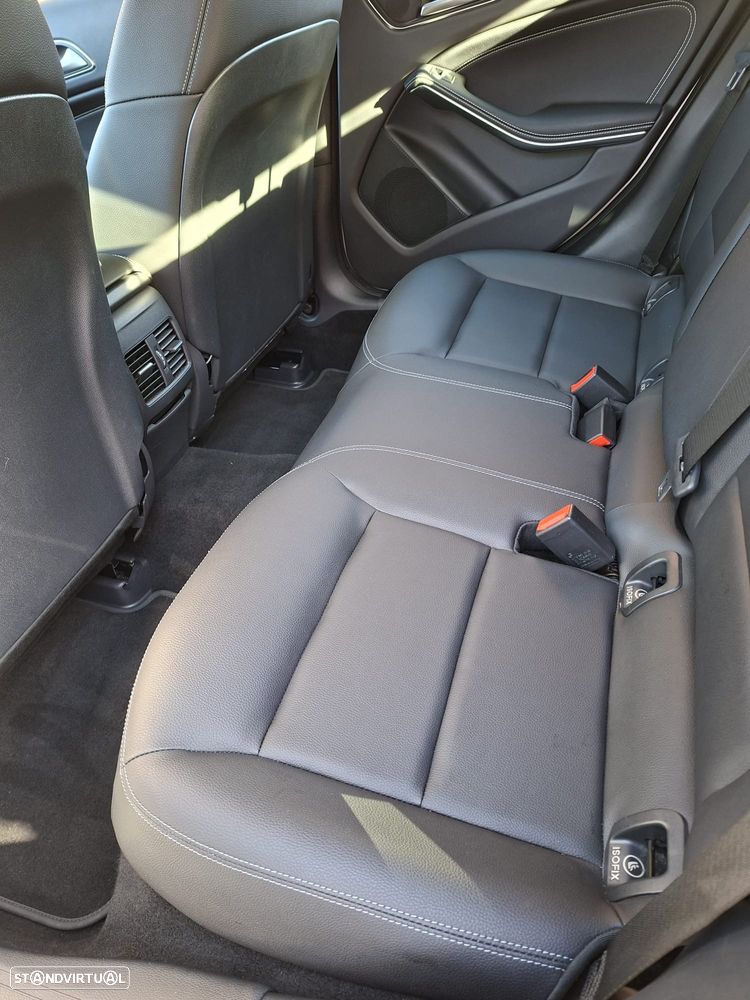 Mercedes-Benz GLA 220 d 4Matic 7G-DCT Urban - 33