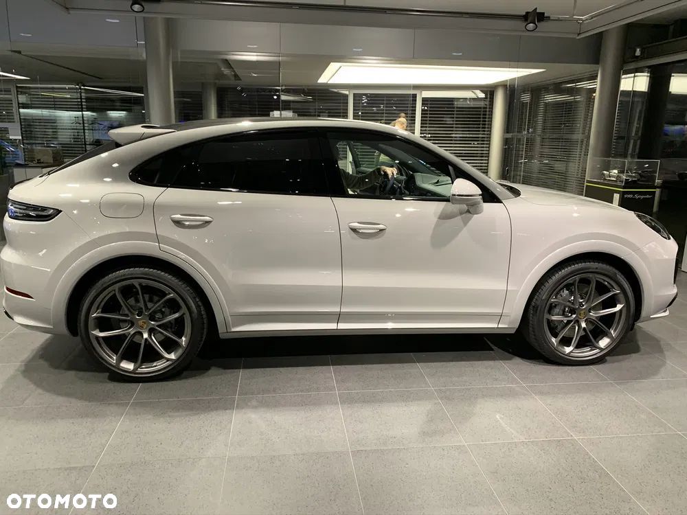 Porsche Cayenne - 2