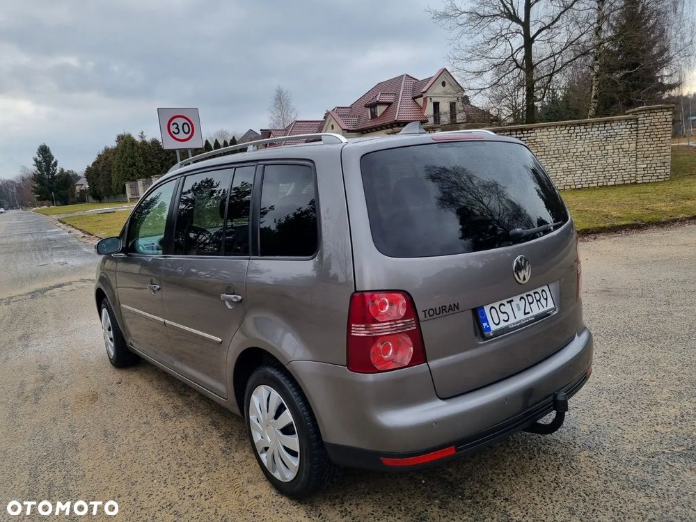 Volkswagen Touran 2.0 TDI Highline - 13
