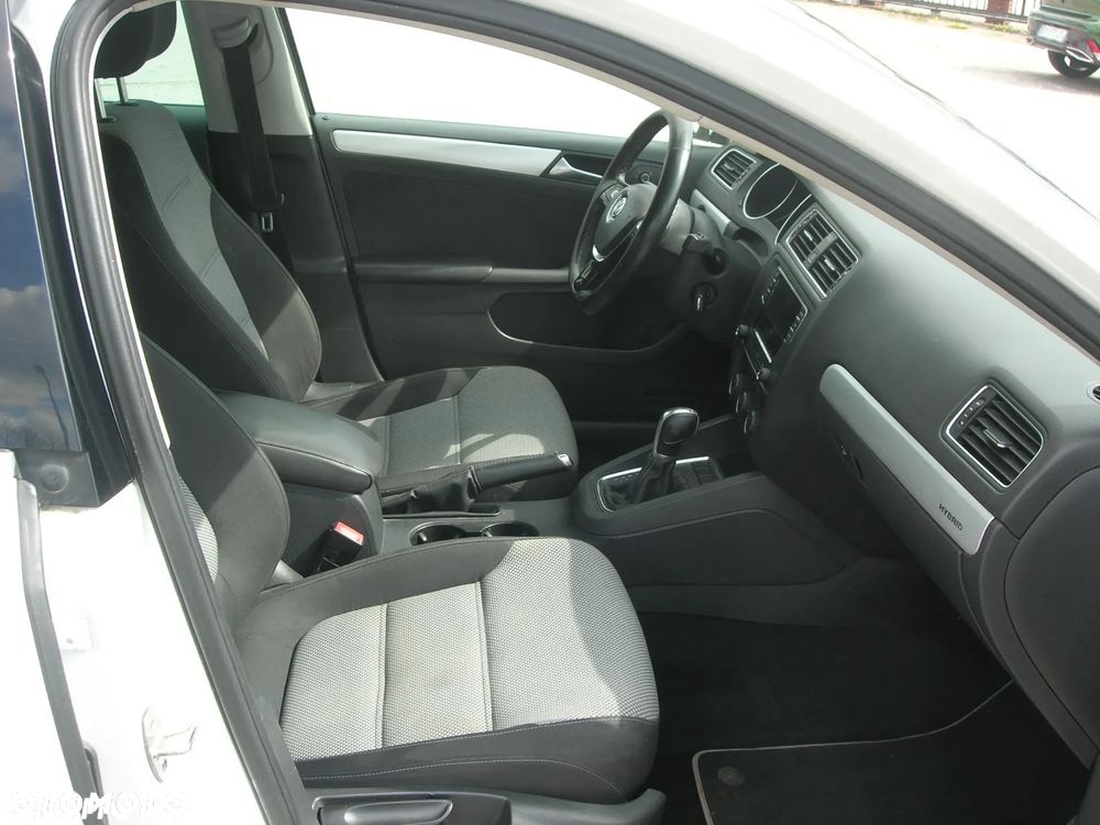 Volkswagen Jetta - 22