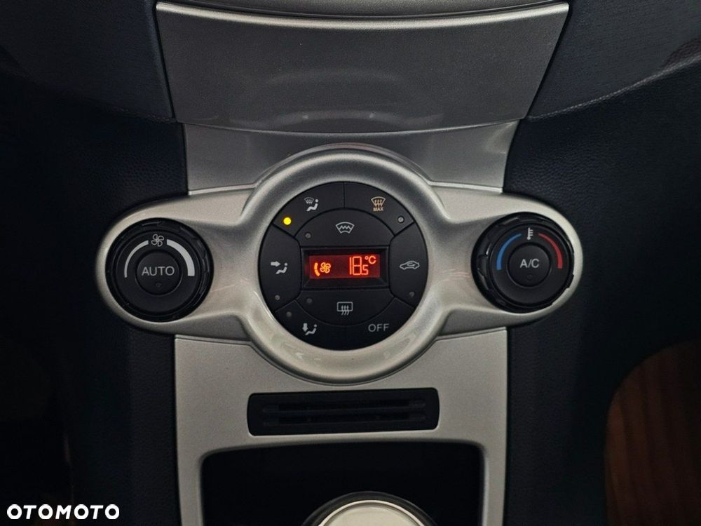 Ford Fiesta 1.25 Titanium X - 22
