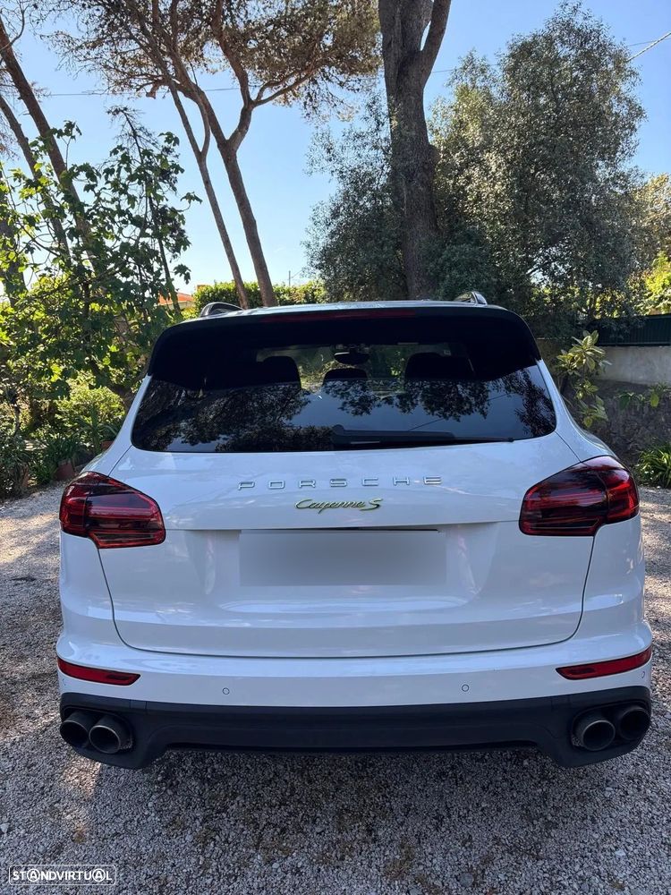 Porsche Cayenne S - 2