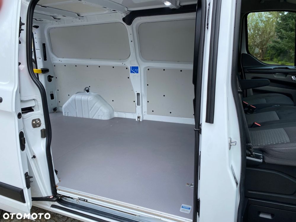 Ford TRANSIT CUSTOM - 23