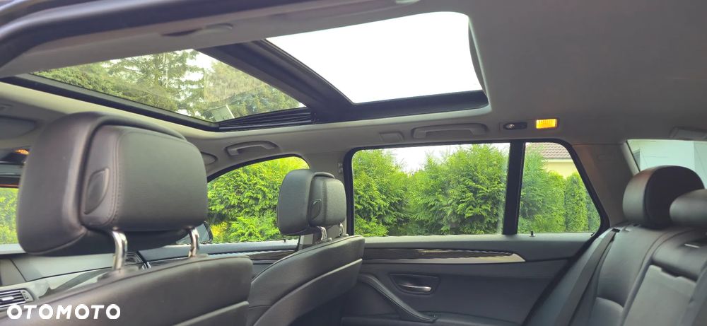 BMW Seria 5 525d Sport-Aut Modern Line - 12
