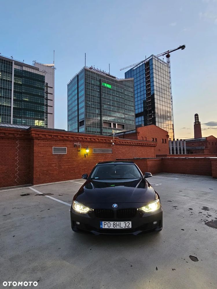 BMW Seria 3 328i - 4