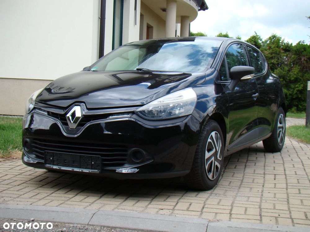 Renault Clio 1.2 16V 75 Life - 11