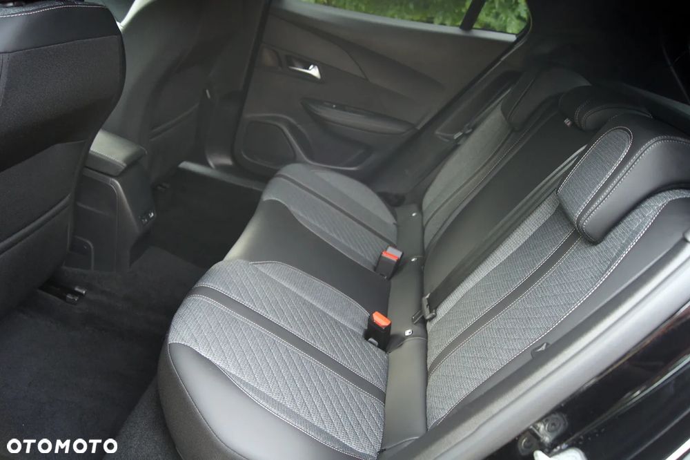 Peugeot 2008 PureTech 100 Stop&Start Allure Pack - 26