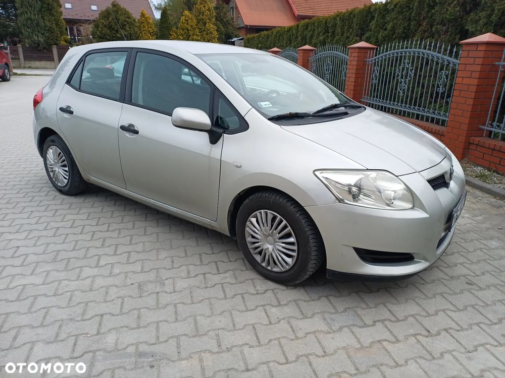 Toyota Auris 1.4 D-4D 2010 - 1