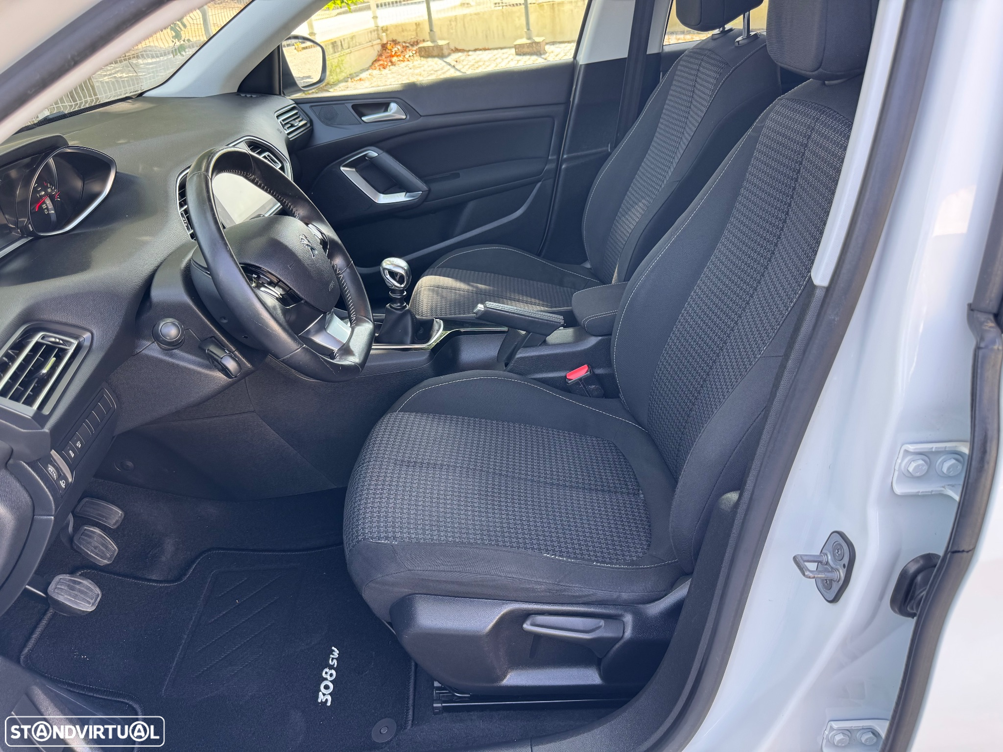Peugeot 308 SW 1.6 BlueHDi Style - 37