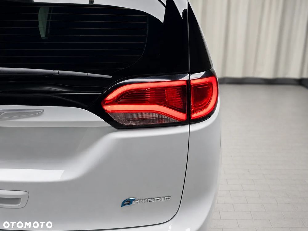 Chrysler Pacifica - 5