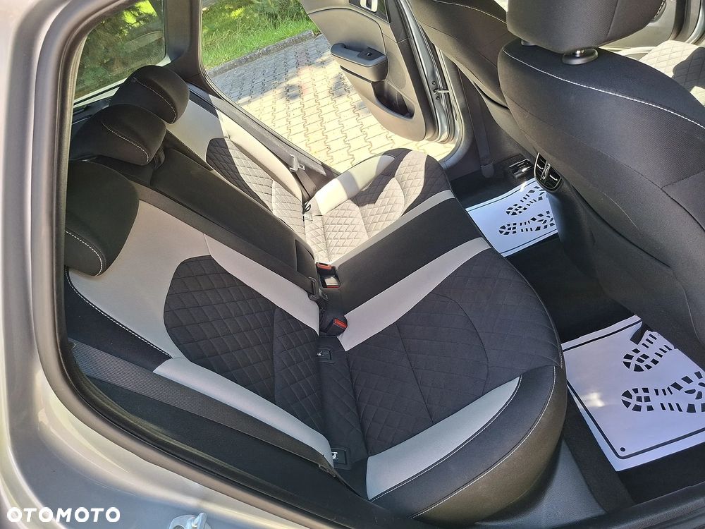 Kia Ceed - 33