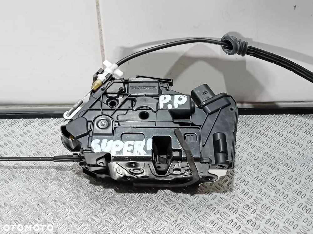 zamek prawy przód drzwi Skoda Superb 6 PIN 5N1837016E - 1