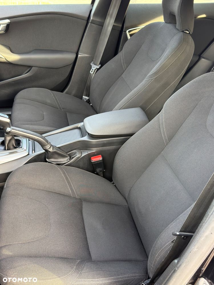 Volvo V40 D2 RDesign - 16