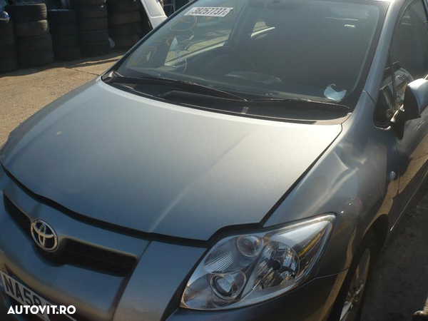 Dezmembrez Toyota Auris VVTI