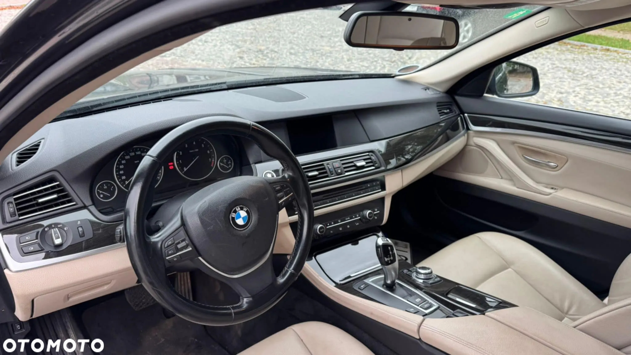 BMW Seria 5 523i Touring - 32