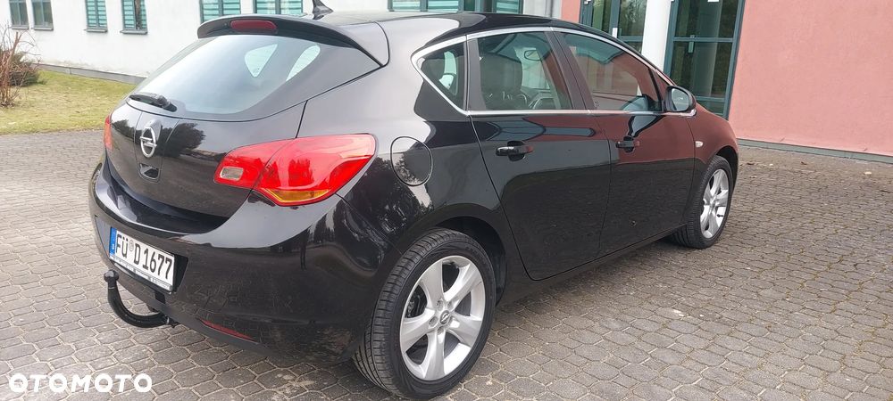 Opel Astra 1.6 Edition 111 Jahre - 6