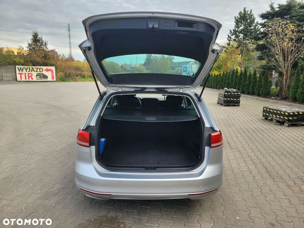 Volkswagen Passat - 8