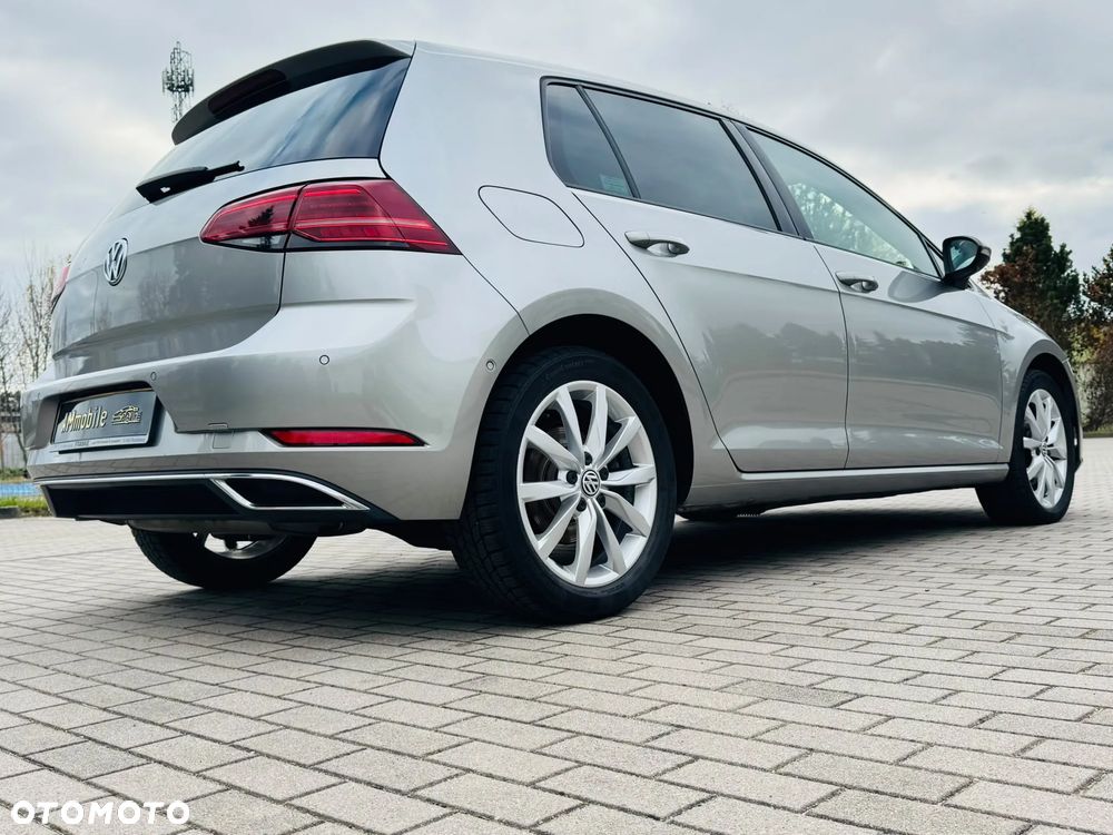 Volkswagen Golf - 6