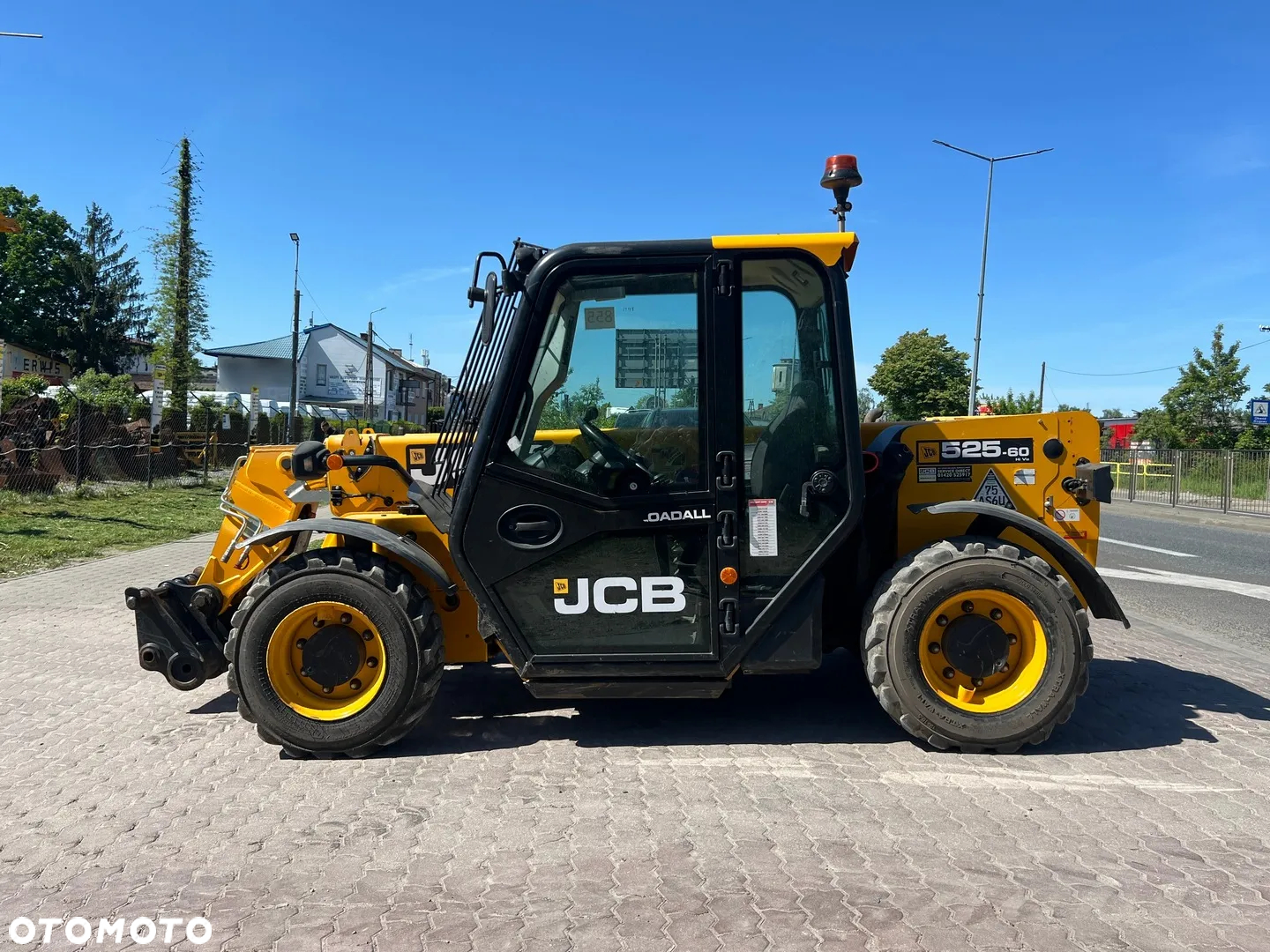 JCB 525-60 Hi-Viz - 5