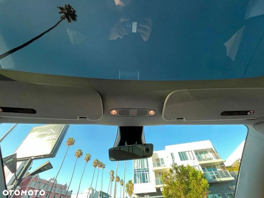 Tesla Model Y Performance Dual Motor AWD - 15