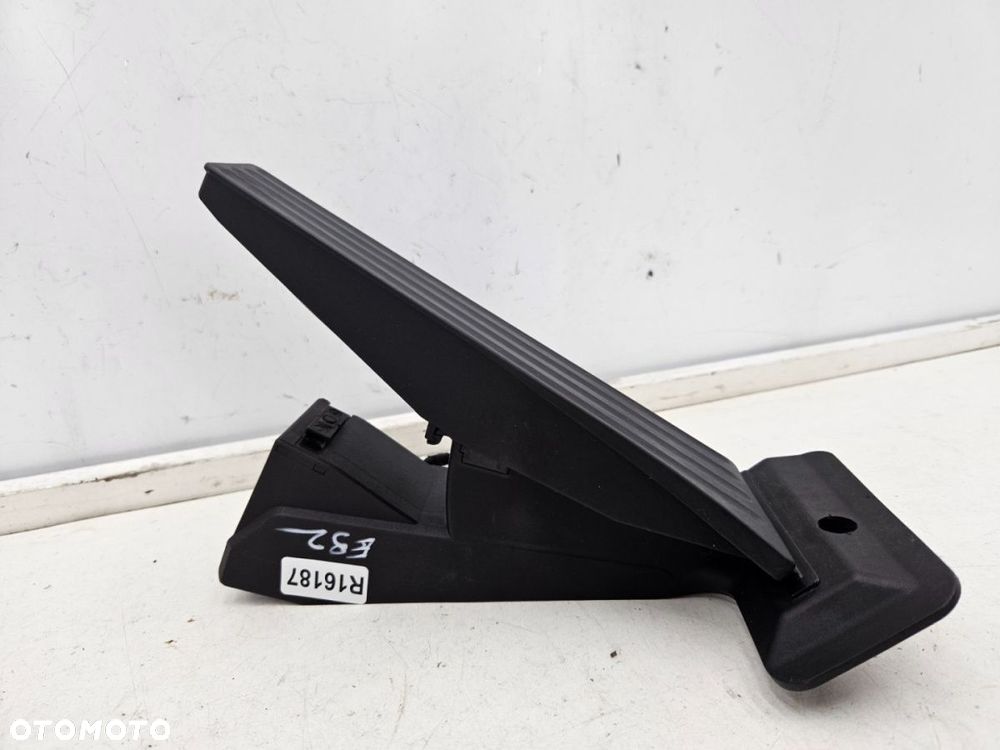 Pedał gazu BMW X5 E70 E90 E87 E60 E61 F10 F02 04-12r. potencjometr 6789998 - 3
