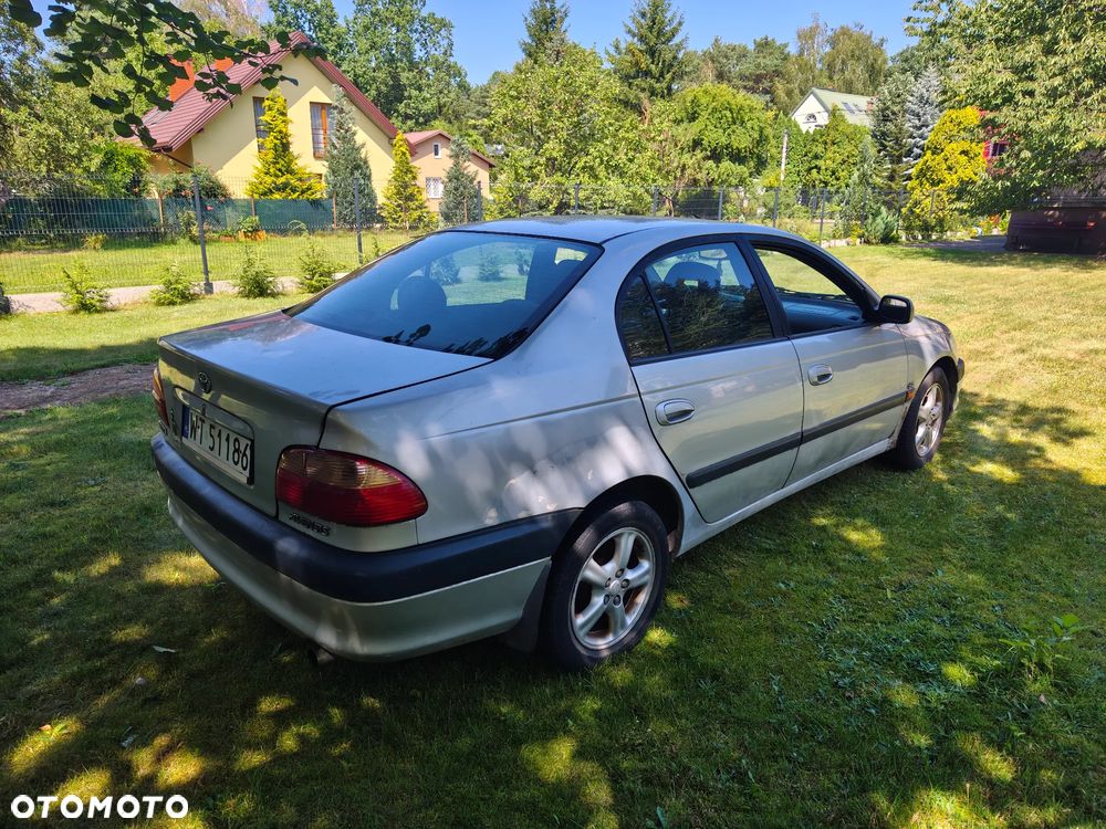 Toyota Avensis 2.0 VVT-i Sol - 6