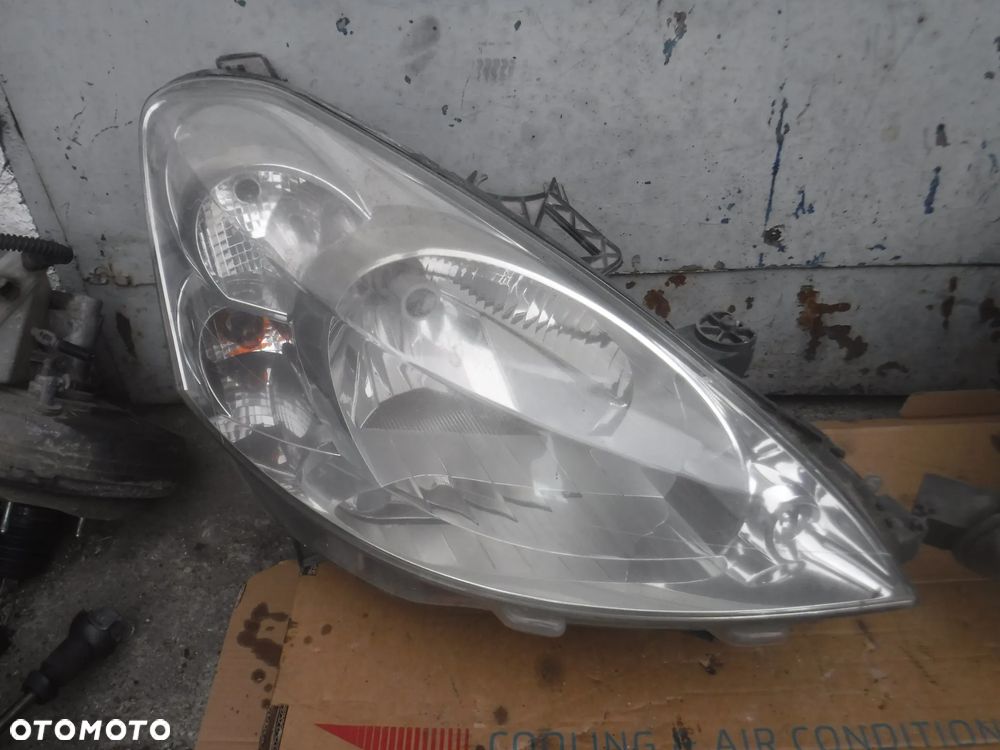 Peugeot Partner II  lampa przod lewa prawa EUROPA - 7