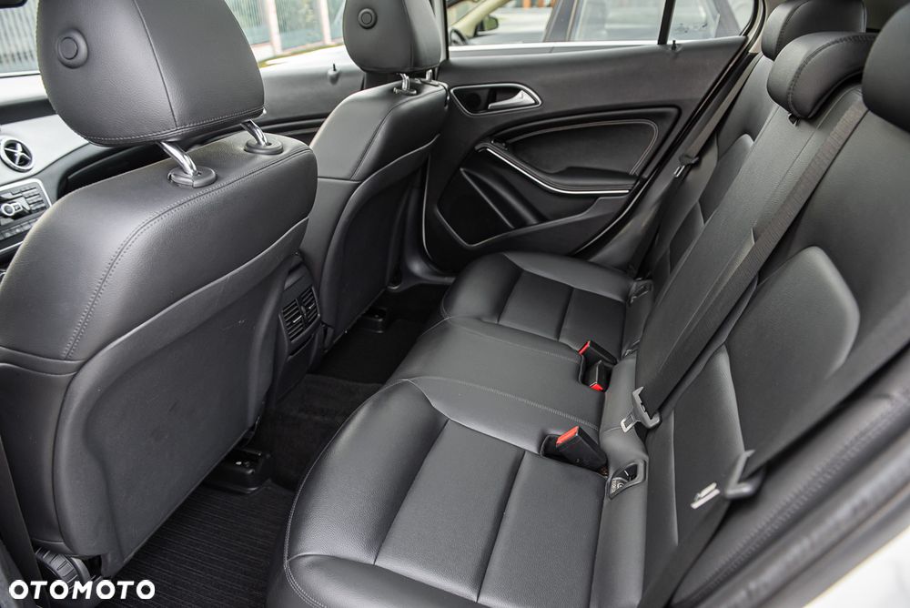 Mercedes-Benz GLA 220 d 4Matic 7G-DCT AMG Line - 28