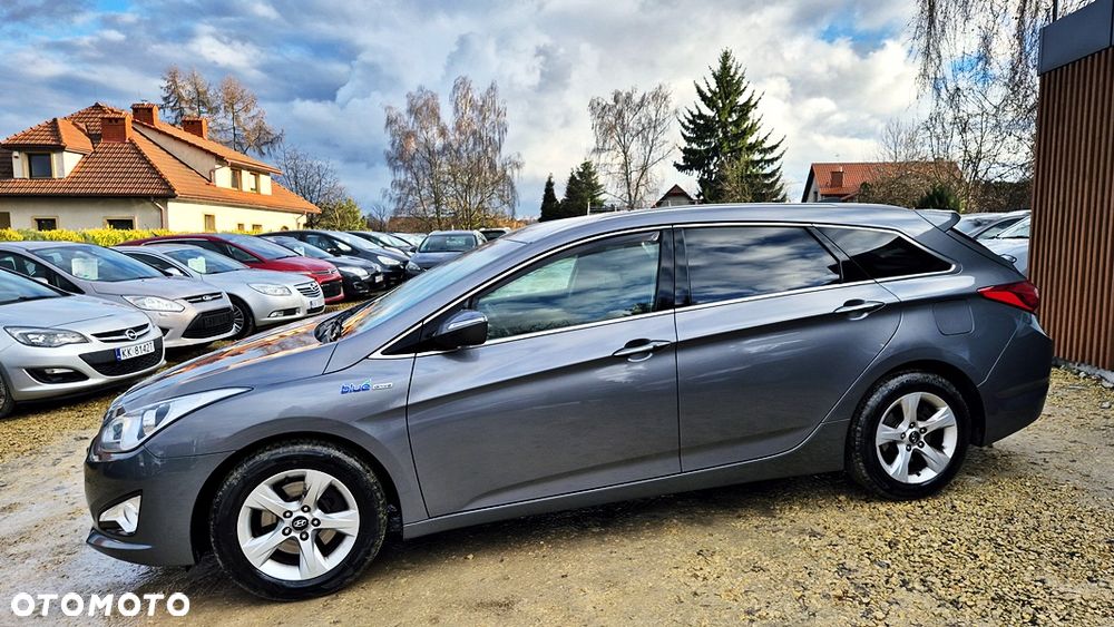 Hyundai i40 Kombi blue 1.6 Family+ - 23
